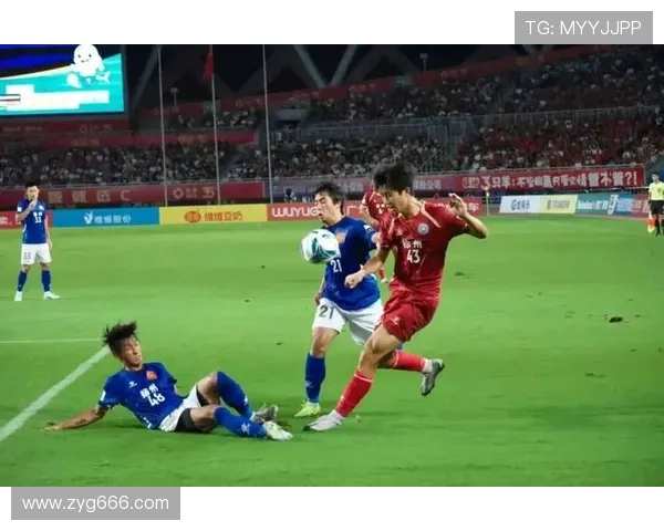 苏超联赛第九轮无锡迎战徐州两队争锋激烈赛场气氛热烈